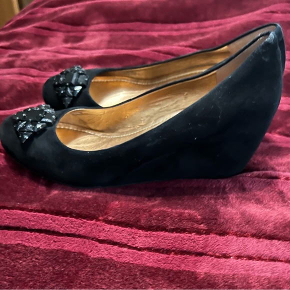 BCBG Black Suede Jeweled Wedge Size 7 - Picture 4 of 4